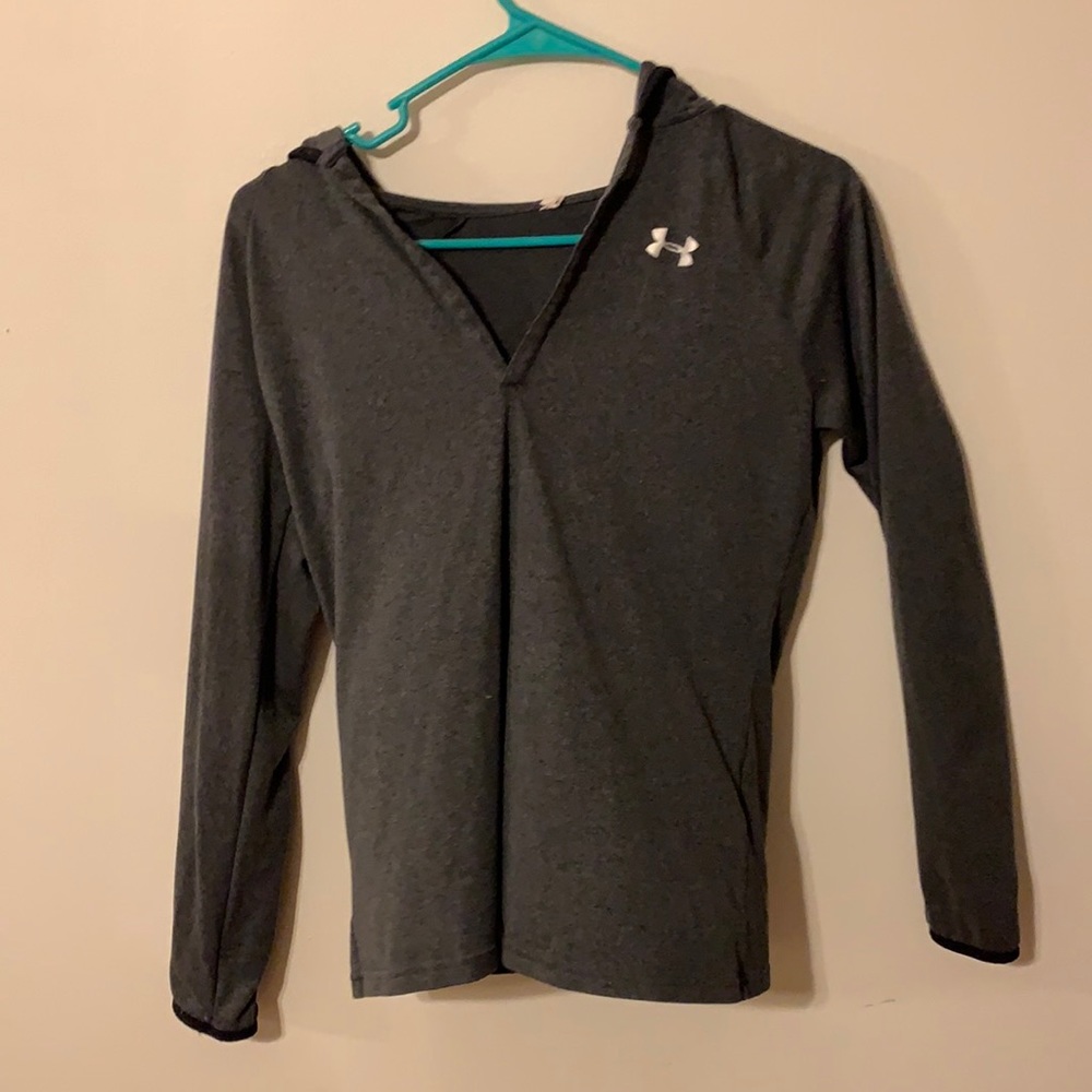 grey Under armor pullover with hood !!